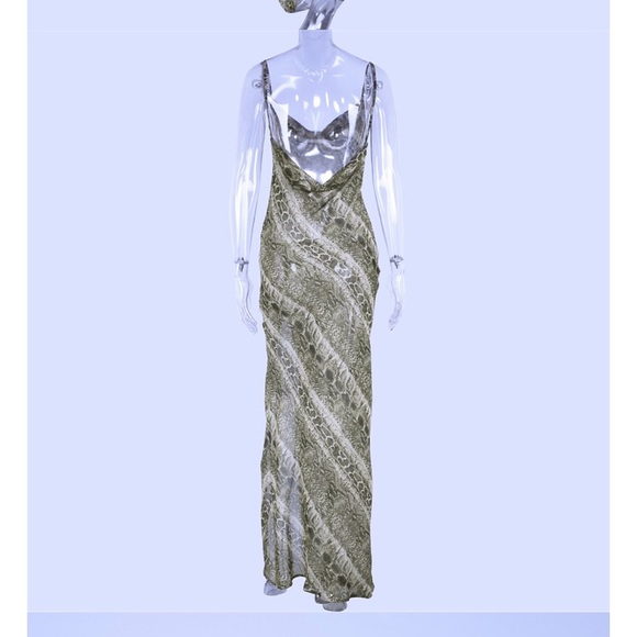 🆕Python print maxi dress 🦂🐍 - Picture 6 of 8